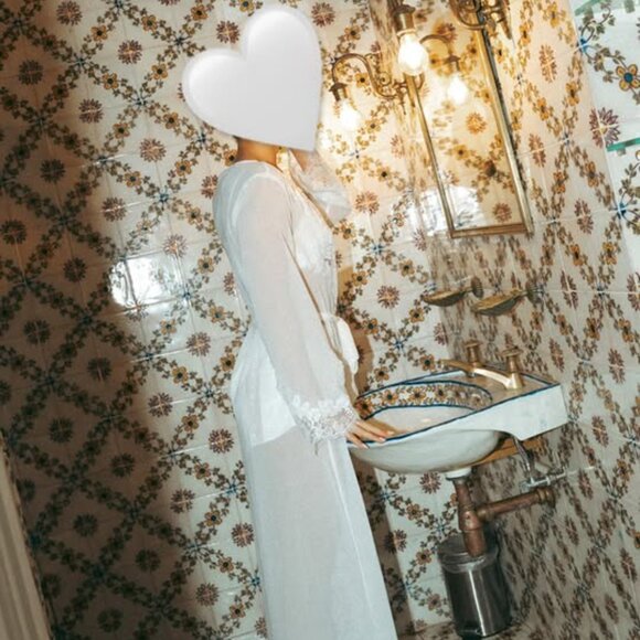 Homebodii Helena Lace Robe - Picture 3 of 3